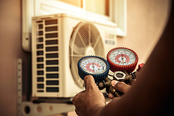 Professional Hvac Installation technician working in Albany, OR